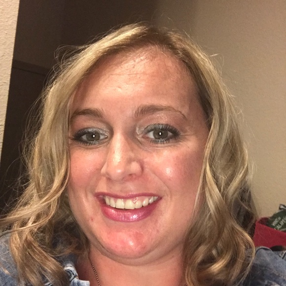 Meet your Posher, Michelle - Picture 2 of 6